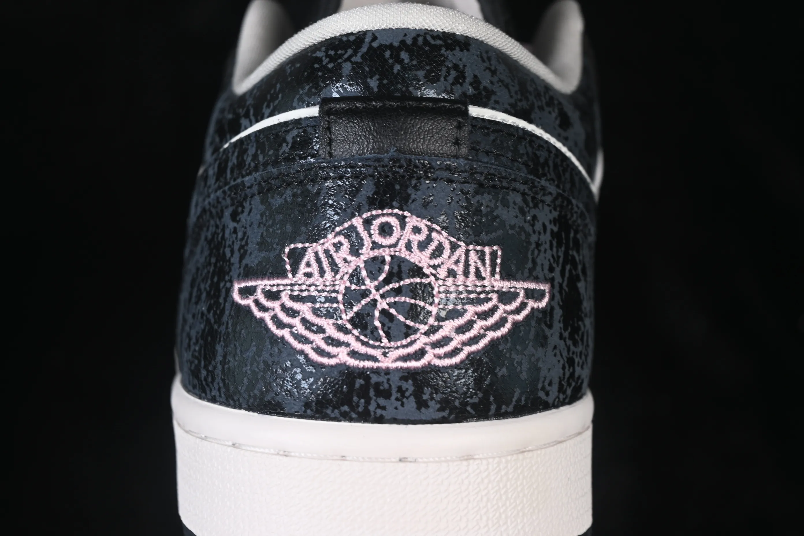 All categories Air Jordan Jordan series basketball shoes Air Jordan 1 Low Air Jordan 1 Low AJ1 Joe 1 burst pattern black and white low-top retro culture basketball shoes II0595-001